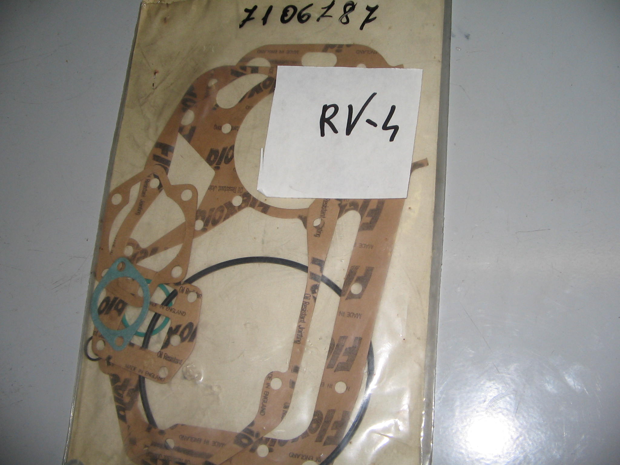RV 4-- N.5049
